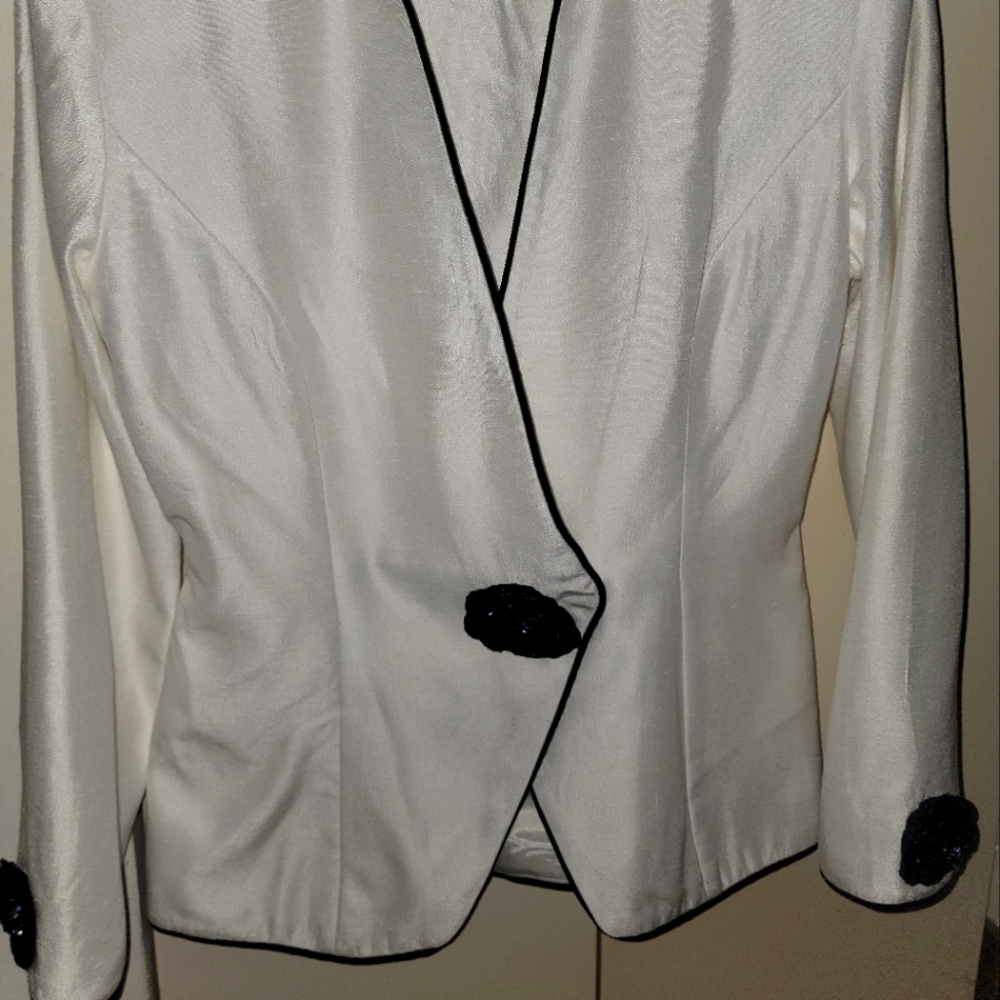 Karen Lawrence by Mathew women's jacket size 4